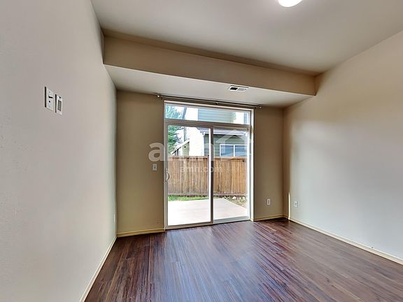 5th image of 654 113th St E