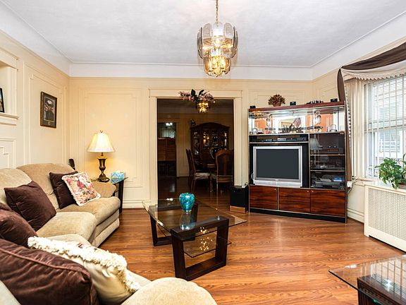 4th image of 2230 Bruckner Blvd
