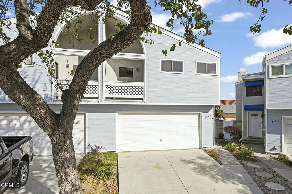 3 bed, 2.5 bath, 1633 sqft, $3,950 — Photo 2