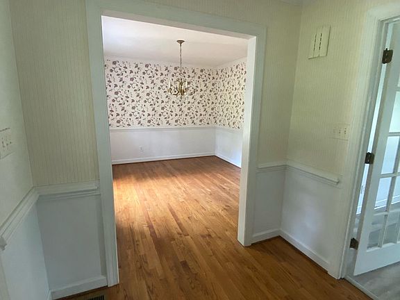 Front Entry & Dining