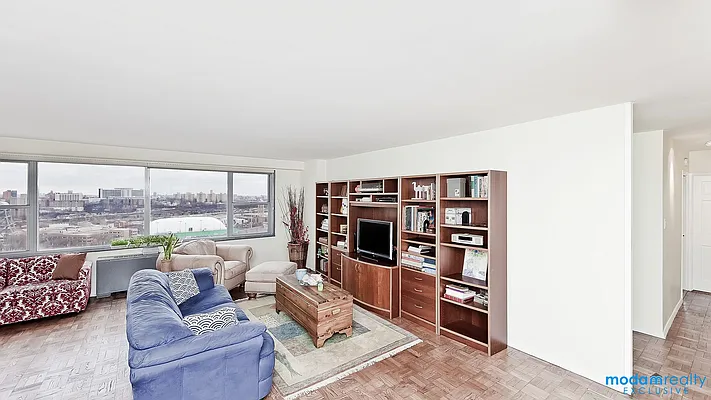 Sold by Moda Realty | media 41