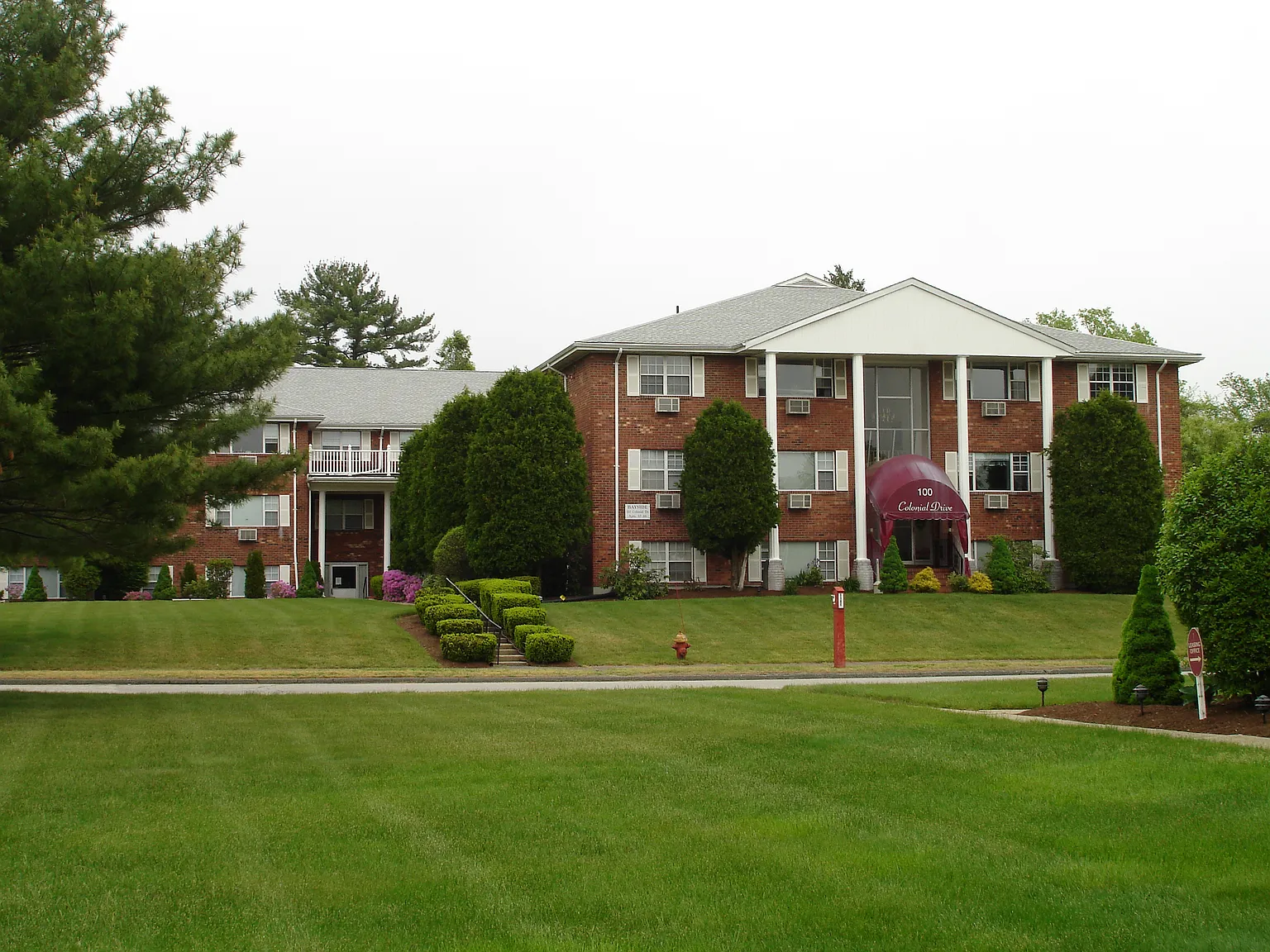Bayside Apartments — Photo 2