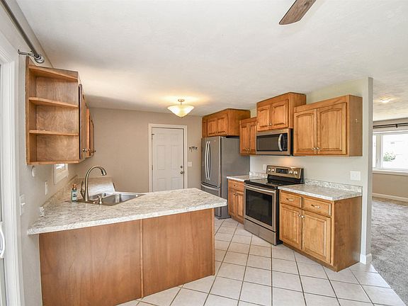 5th image of 5801 W 51st St