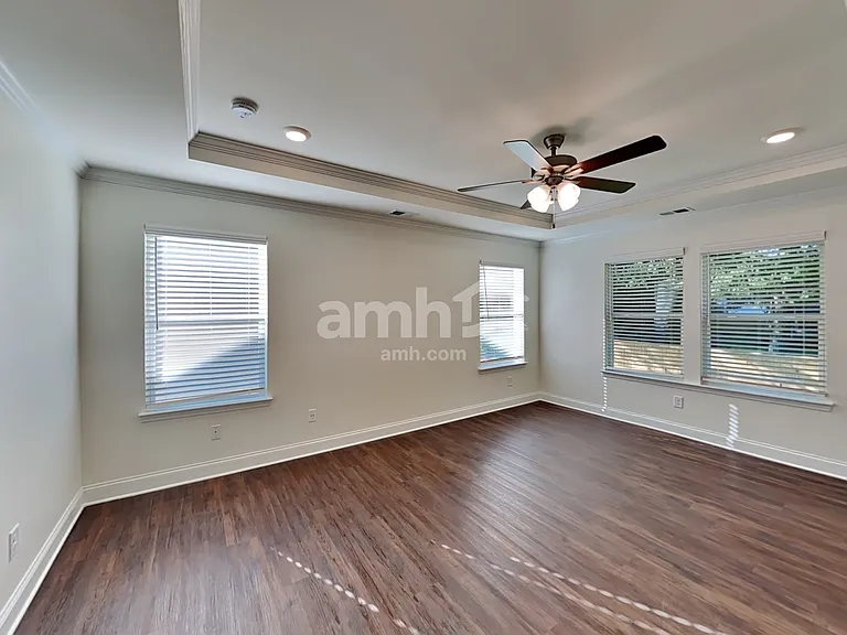 2072 Windsor Park Ave — Photo 15