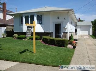 39 Bellevue Ave, Oceanside, NY 11572