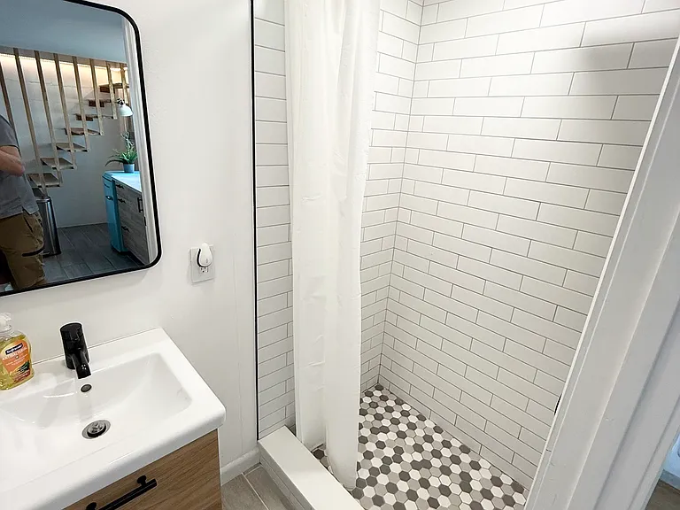 147 42nd Ave NE #3 — Photo 10