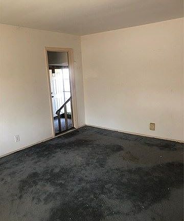 3rd image of 14205 Lanark St