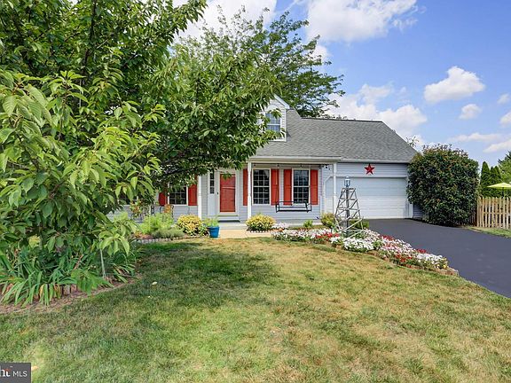 4th image of 18402 Manassas Dr