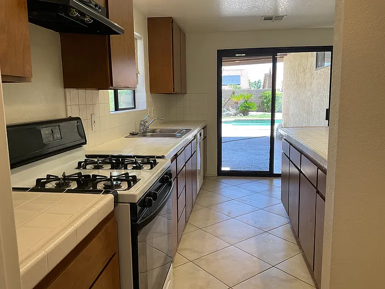 34220 Linda Way — Photo 10