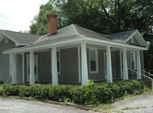 351 W Cambridge Ave, Greenwood, SC 29646