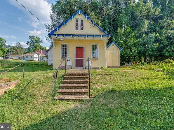 565 Park Row Pl, Harpers Ferry, WV 25425