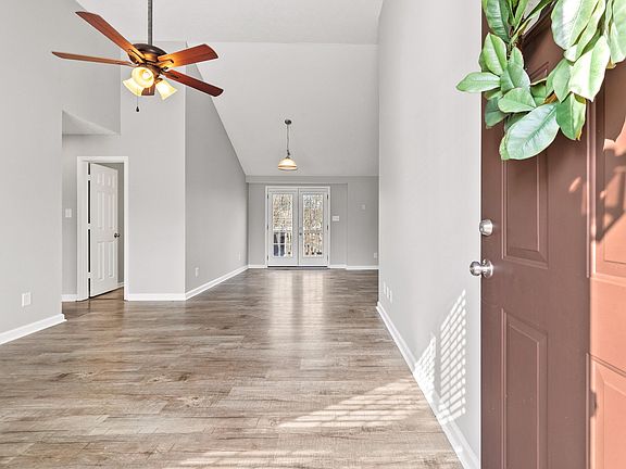 3rd image of 960 Granny White Rd