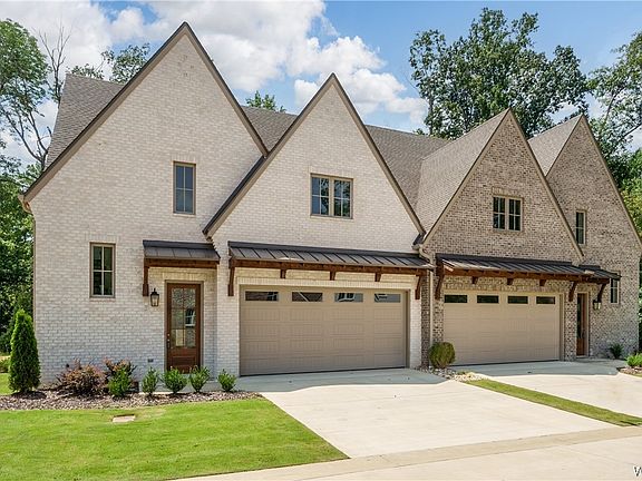 3rd image of 301 Trails End Ln