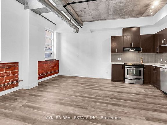 4th image of 10 Wellesley Pl #305