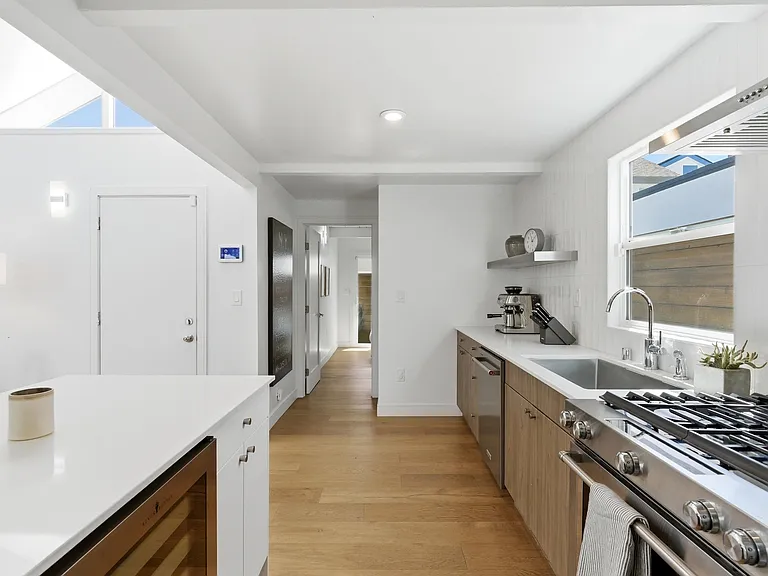 258 Walnut St — Photo 7