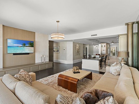 5th image of 406 La Peninsula Blvd #406