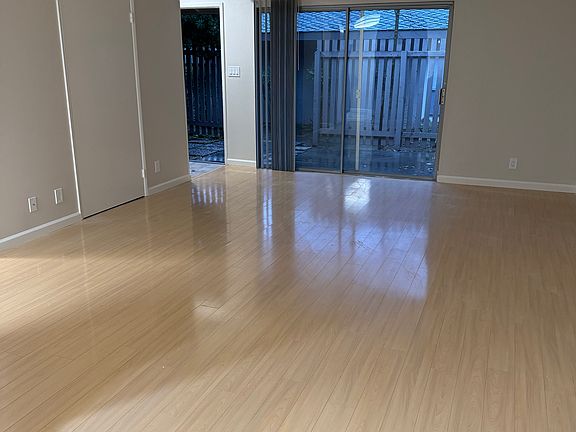 4th image of 21094 Red Fir Ct #21094