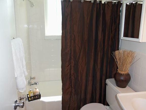 4th image of 1816 Stadium Pl APT 11
