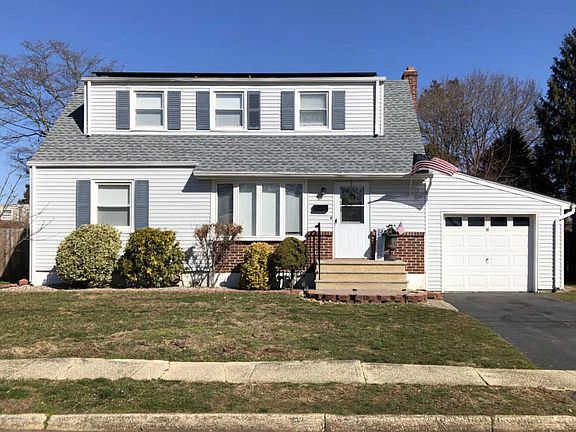 2nd image of 14 Mead Ave
