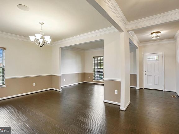 4th image of 41597 Hoffman Dr