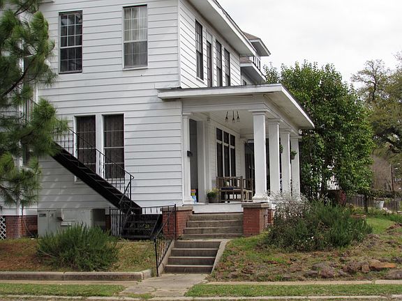 3rd image of 1134 Dalzell St