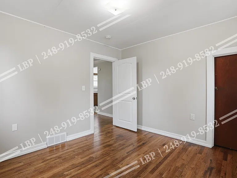 35230 Sheffield St — Photo 13