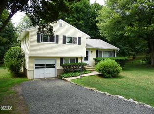 13 Algonquin Rd, Norwalk, CT 06851