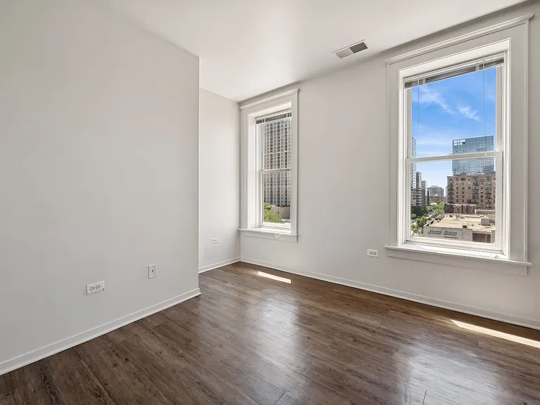 30 East Roosevelt — Photo 28