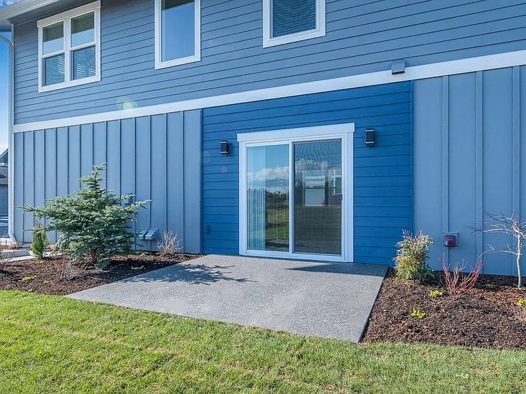 2214 Dejong Dr — Photo 6