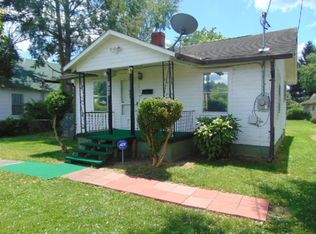 104 Ingram St, Oak Hill, WV 25901