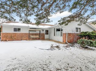 212 Glengary Dr, Bolingbrook, IL 60440