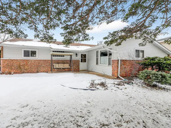 212 Glengary Dr, Bolingbrook, IL 60440