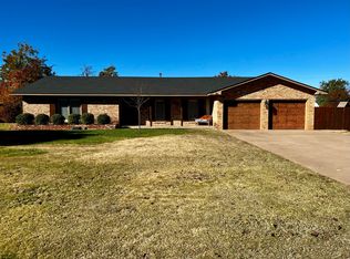 213 Yucca Ter, Plainview, TX 79072