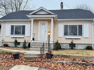 17 Willard St, Warwick, RI 02889