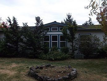 3rd image of 2810 205th Ave SW