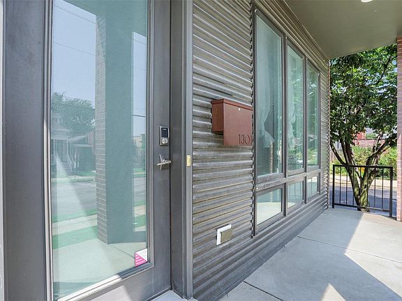 2nd image of 1301 S Boyle Ave
