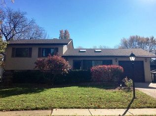 465 W Berkley Ln, Hoffman Estates, IL 60169