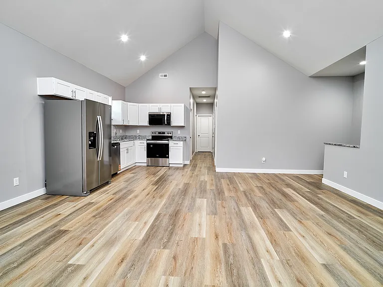 415 N Dequincy St #B — Photo 16
