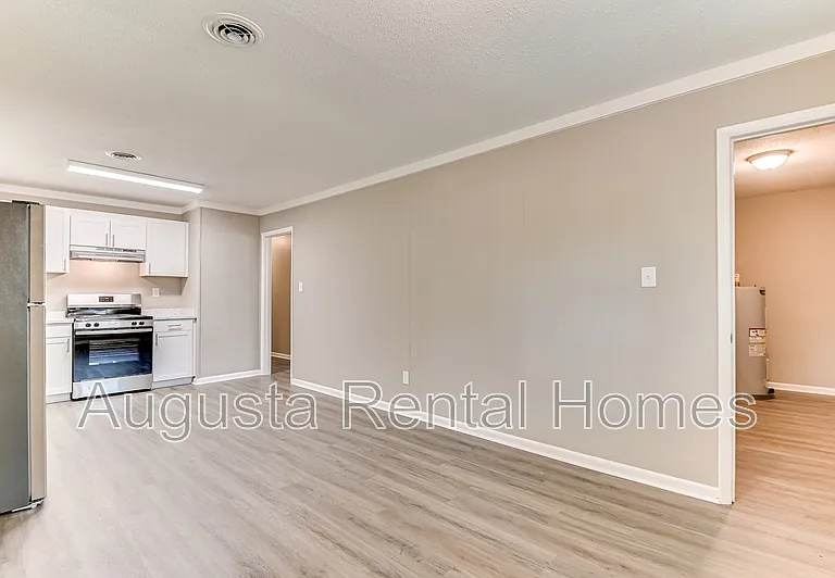 2328 Prague Ct — Photo 18