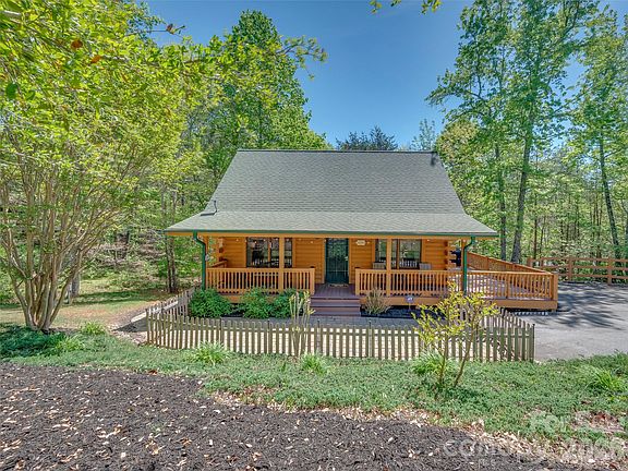 3rd image of 125 Pine Ridge Dr