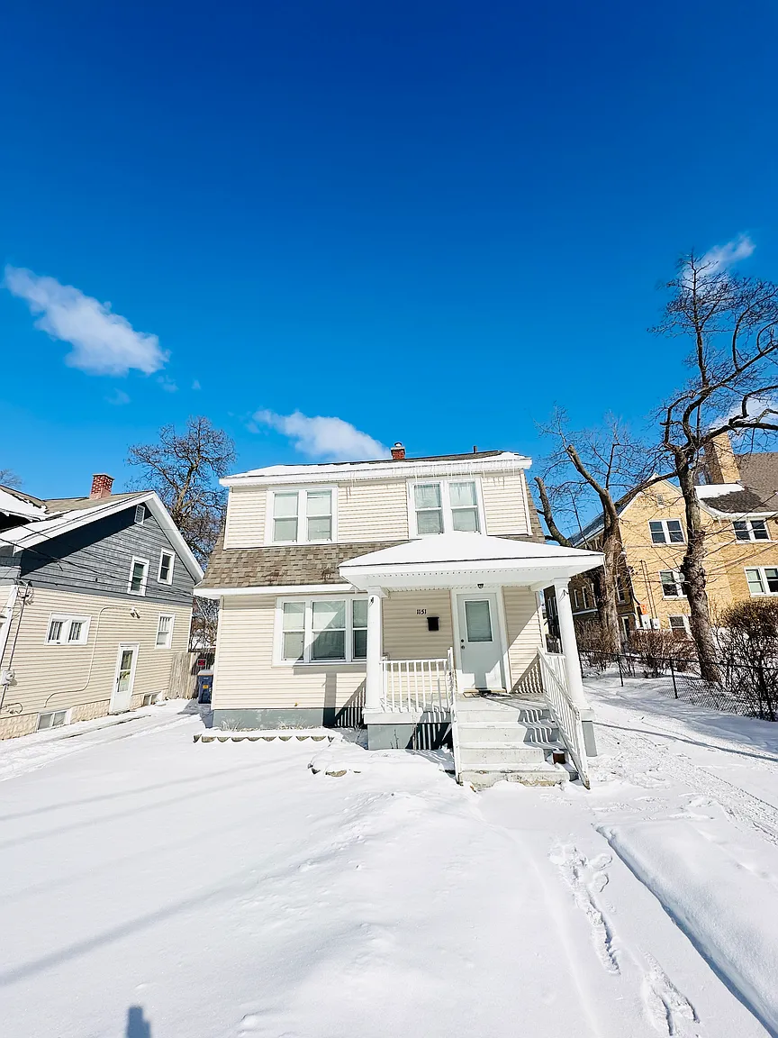 1151 Noble St SE photo 1
