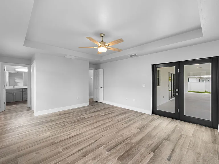 6151 Hershey Ave — Photo 17