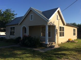 607 E Hill St, Hamilton, TX 76531