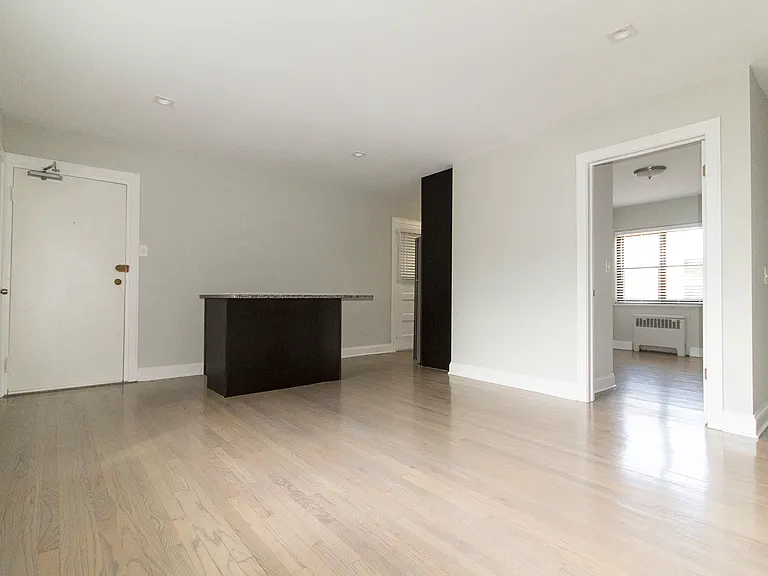 601, E2 - Living Room