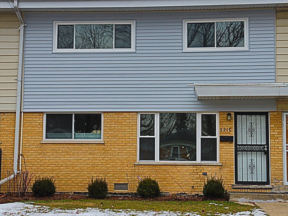 3rd image of 221 Brown Ave #C