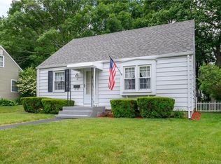 19 Deering Ln, Naugatuck, CT 06770