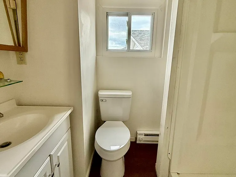 538 Carson St #1 — Photo 9