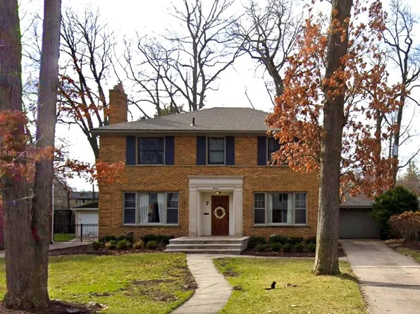 7 Cambridge Blvd, Pleasant Ridge, MI 48069