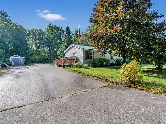 3rd image of 64 Loop Road