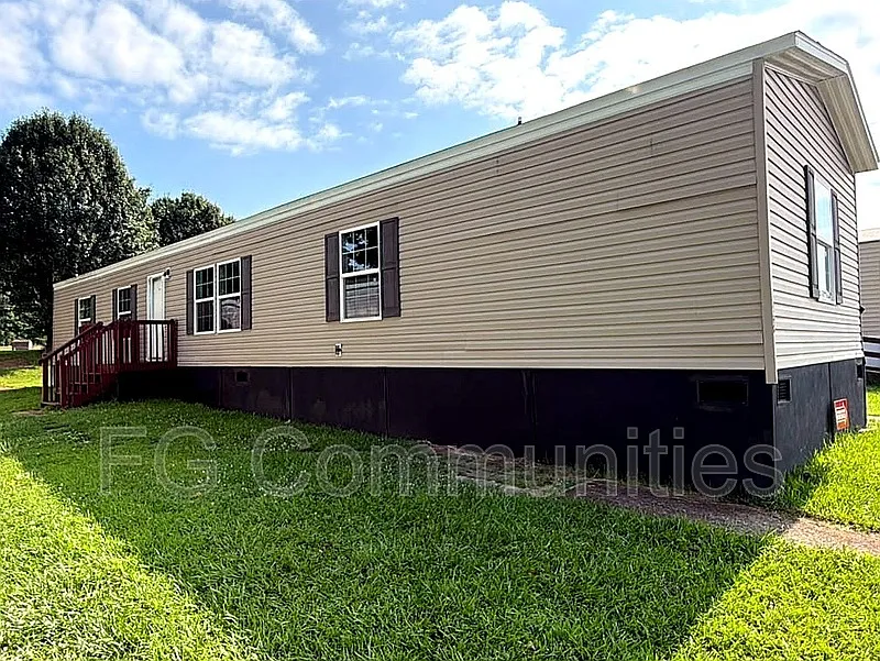 3 bed, 2.0 bath, $1,545 — Photo 2